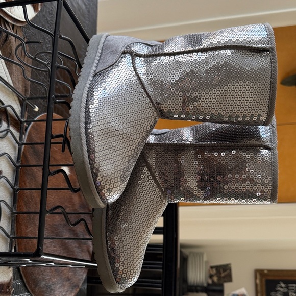 Xhilaration Silver Sequin Kids Boots - Picture 2 of 4